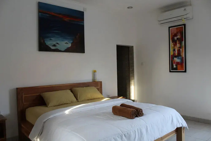 Room 6 of 14