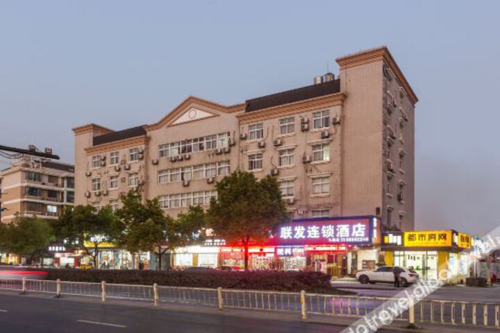 Hotel 1 of 14