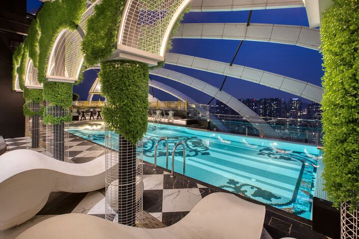 Pool 191 of 195