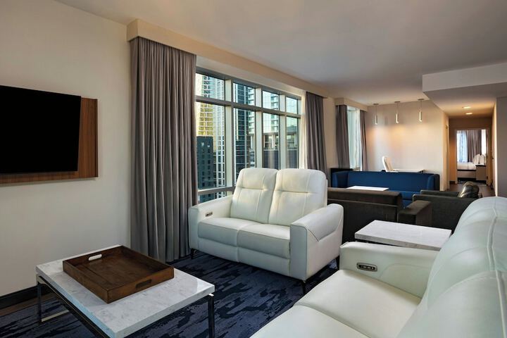 Room 25 of 48
