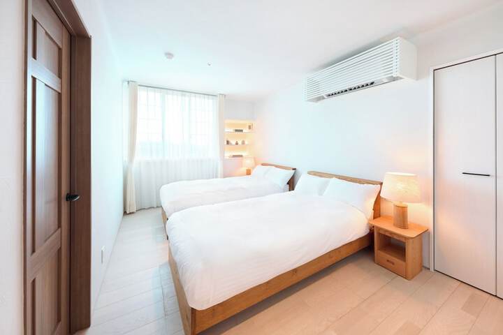 Room 5 of 24