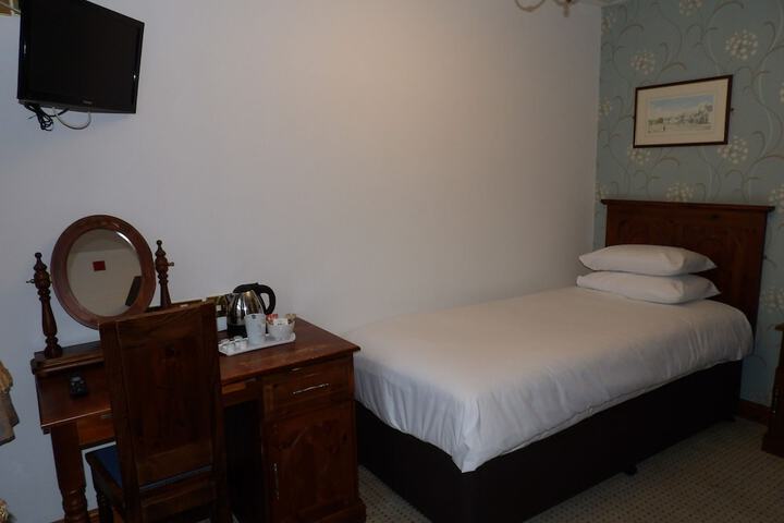Room 11 of 86