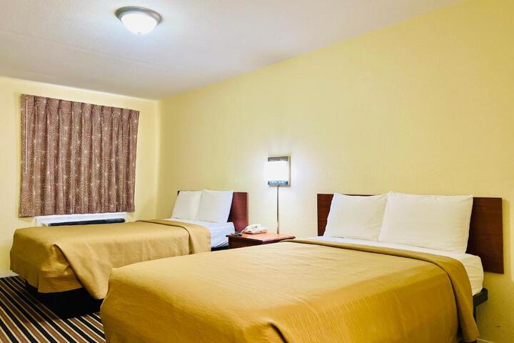 2 Double Beds (5 of 7)