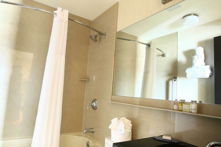 Double Bed Accessible (4 of 9)