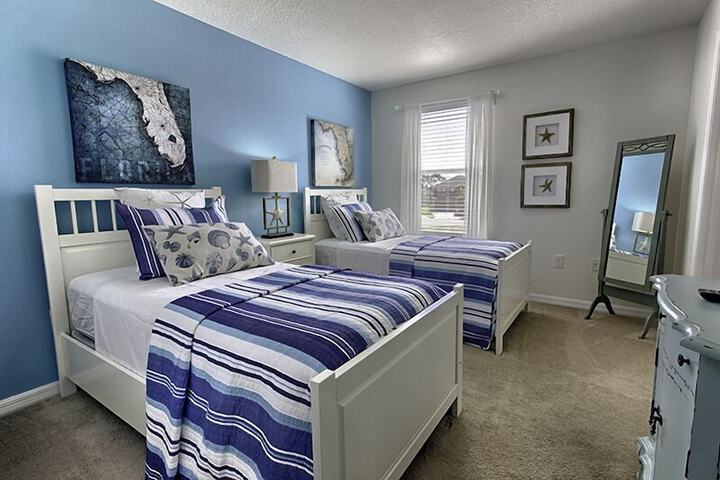 Room 105 of 221