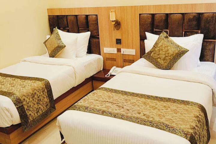 Room 4 of 24