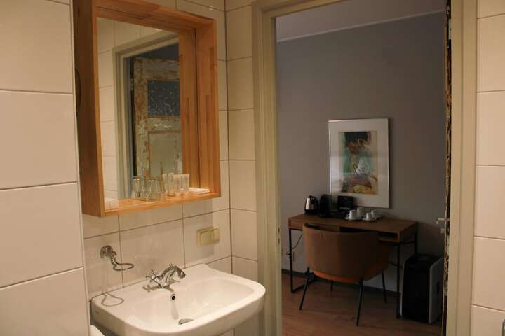 Room 34 of 44