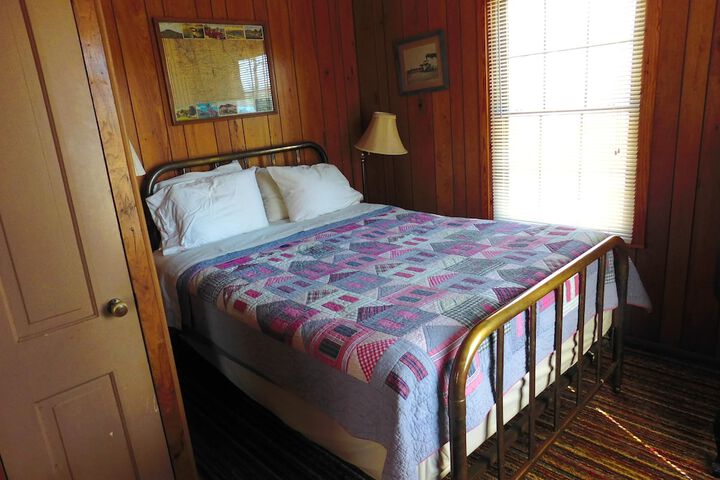 Room 7 of 47