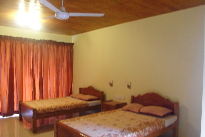 Room 27 of 65