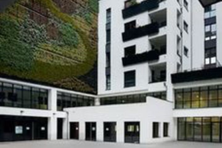 Hotel Exterior 7 of 19