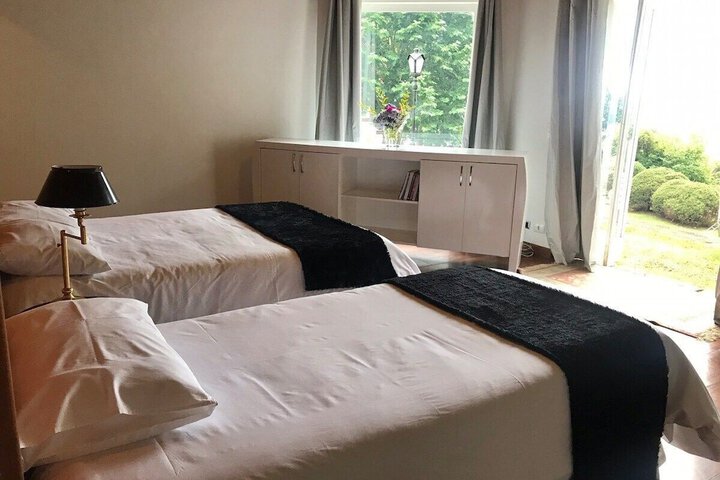 Room 5 of 329