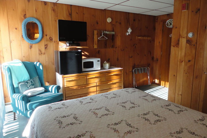 Room 22 of 48