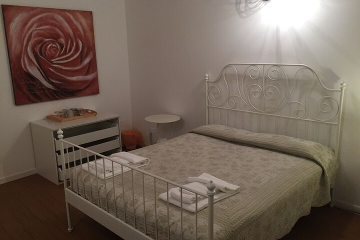 Room 4 of 40