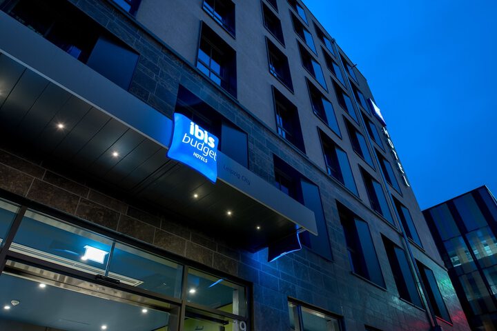 Hotel Entry