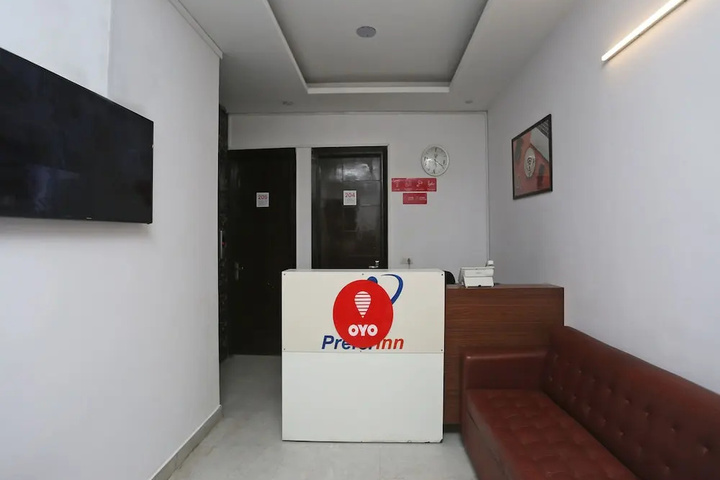 Room 12 of 16
