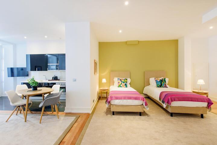 Room 10 of 36