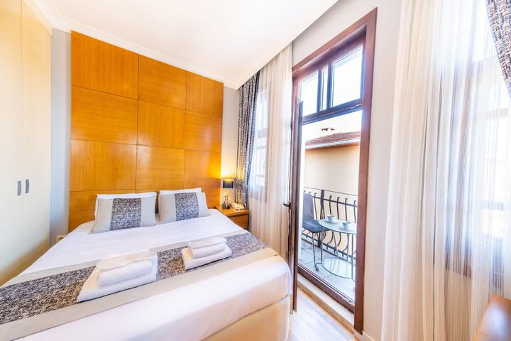 Room 10 of 73
