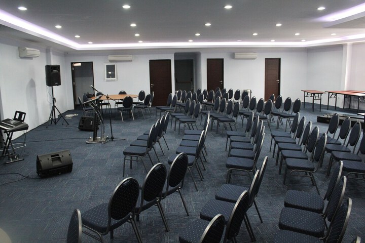 Ballroom/Hall 24 of 28