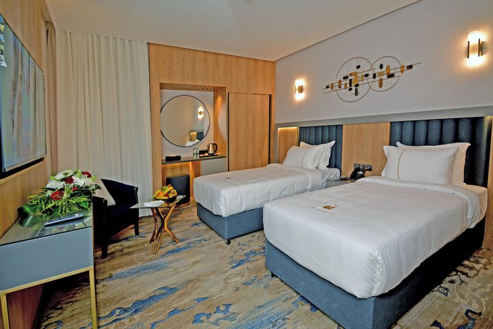 Room 11 of 36