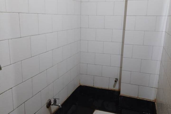 Room 9 of 14