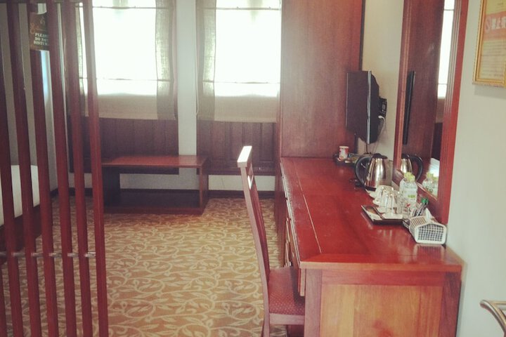 Room 15 of 48