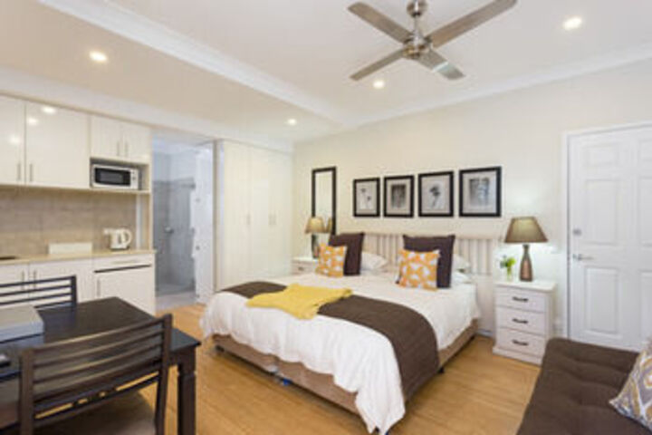 Room 21 of 38