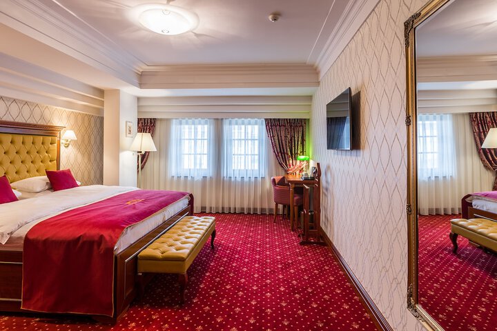 Room 4 of 11