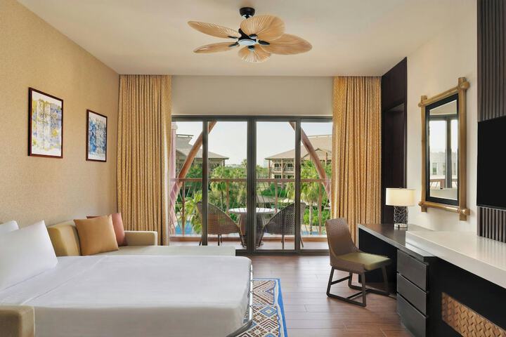 Room 44 of 152