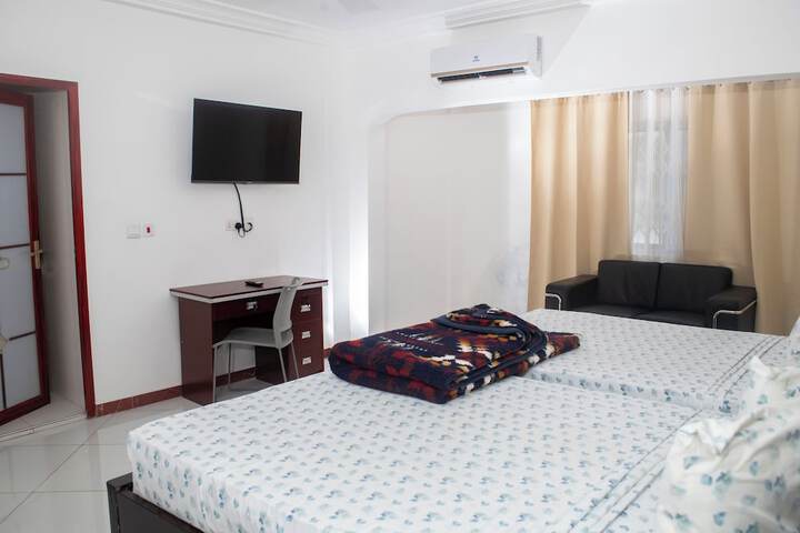 Room 14 of 120