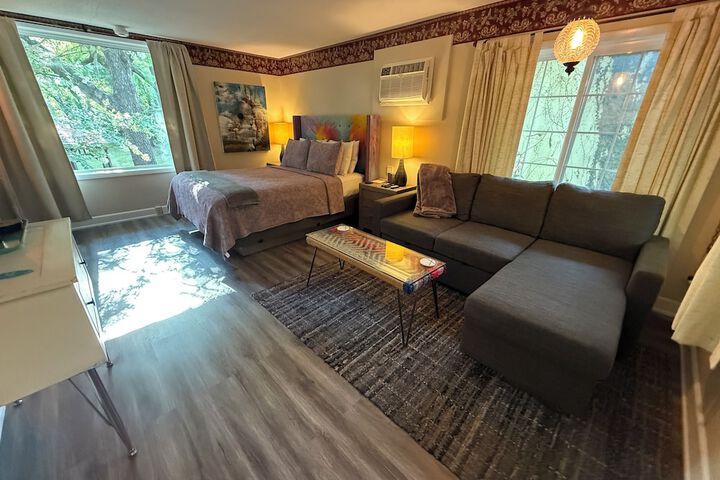 Room 28 of 65