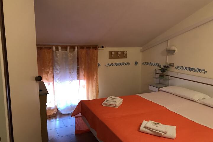 Room 9 of 24