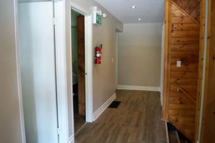 Room 2 of 6