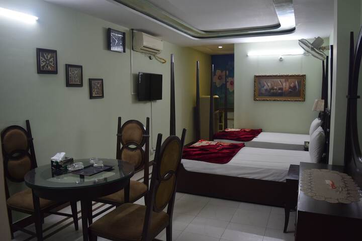 Room 3 of 8