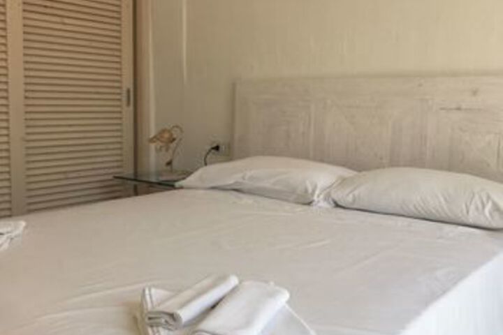 Room 27 of 64