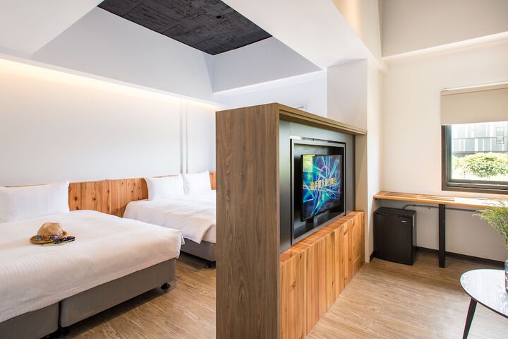 Room 15 of 53