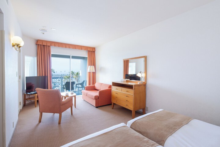 Room 7 of 44