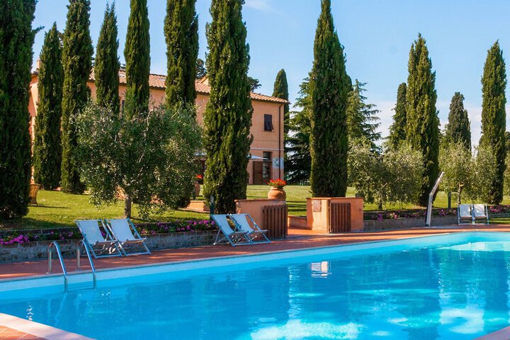 Hotel with Pool