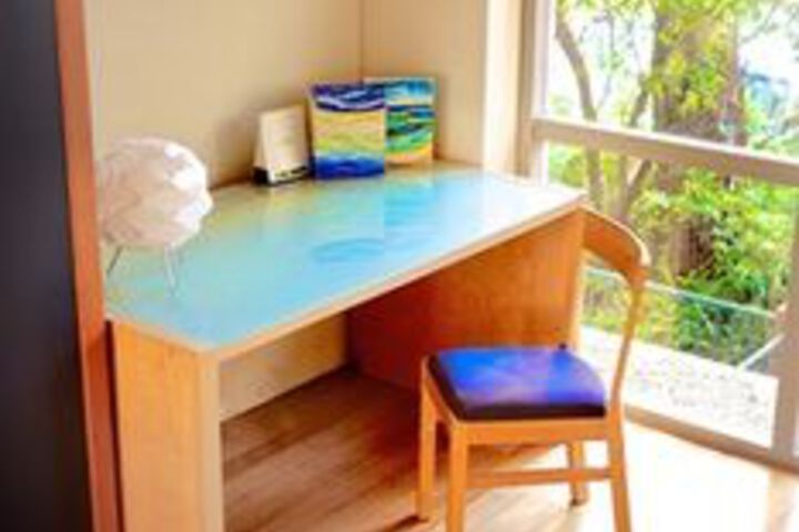 Room 5 of 10