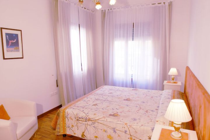 Room 4 of 36