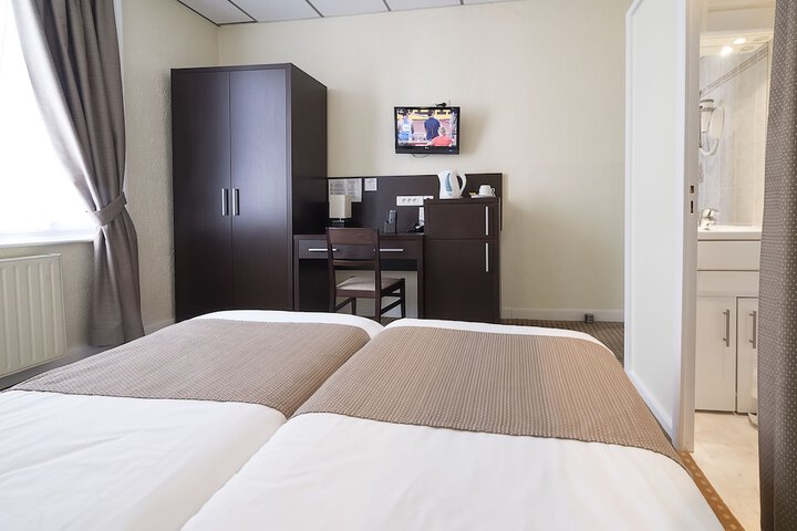 Room 29 of 70