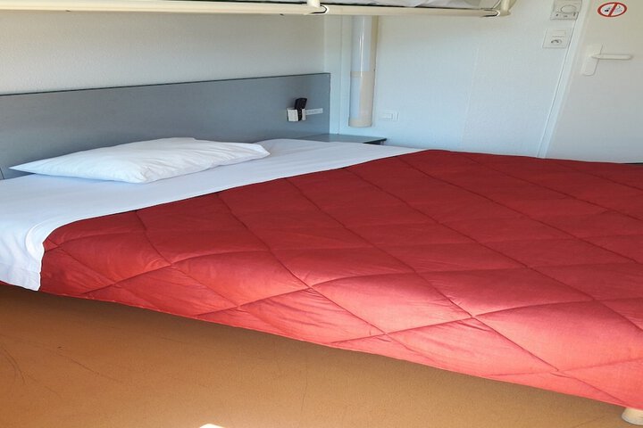 Room 13 of 44