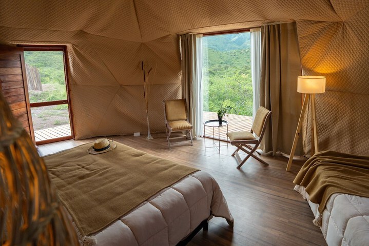 Room 3 of 83