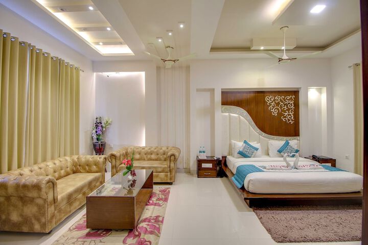 Room 12 of 65