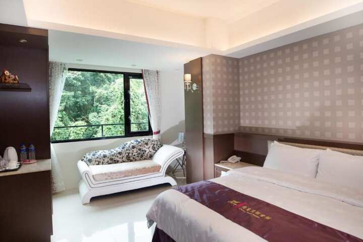 Room 16 of 45