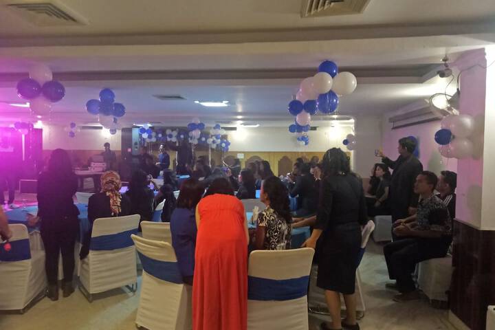 Ballroom/Hall 18 of 26