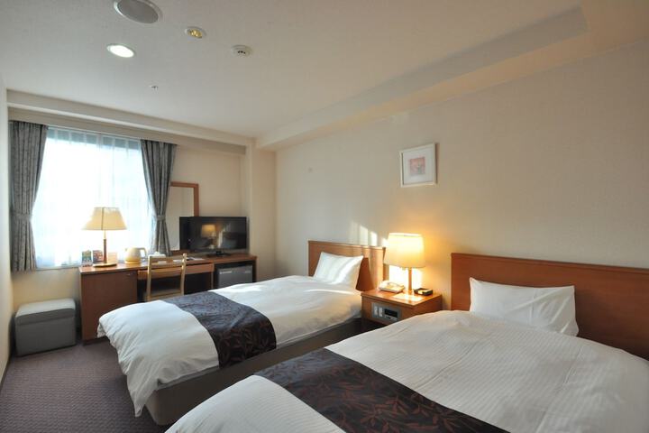 Room 7 of 27