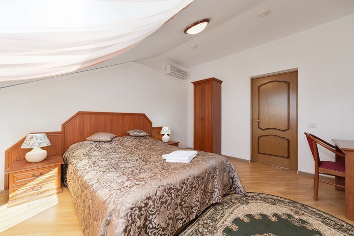 Room 19 of 46