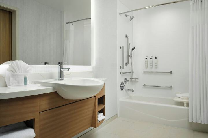 Room 10 of 29