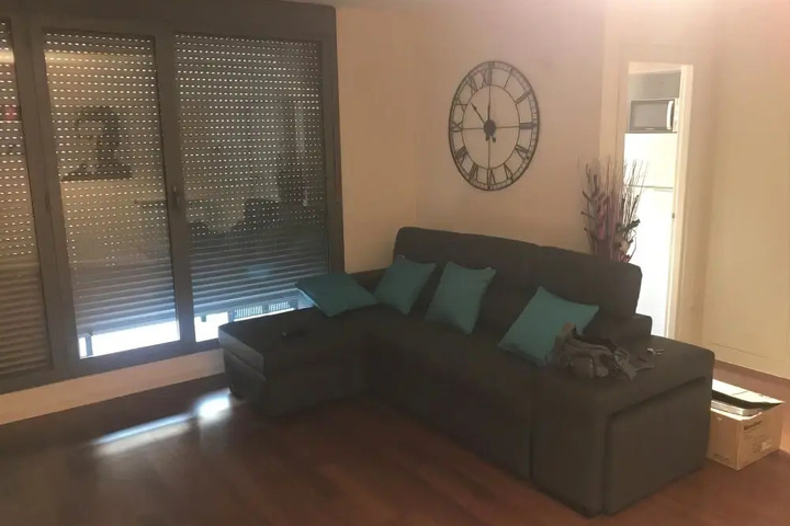 Room 5 of 10