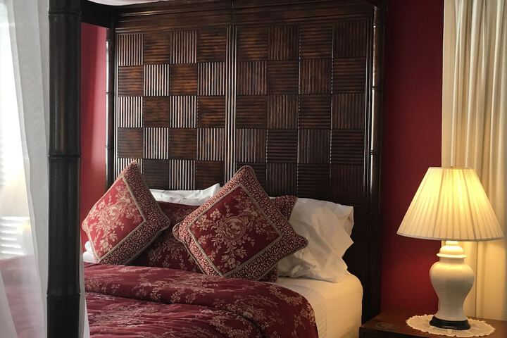 Room 76 of 148